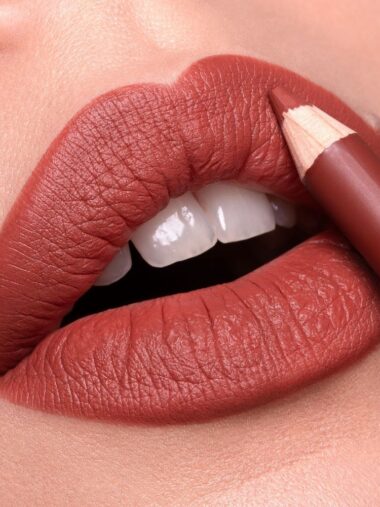 Even Lip Pencil WeMakeUp 05 Gordon Brownstone