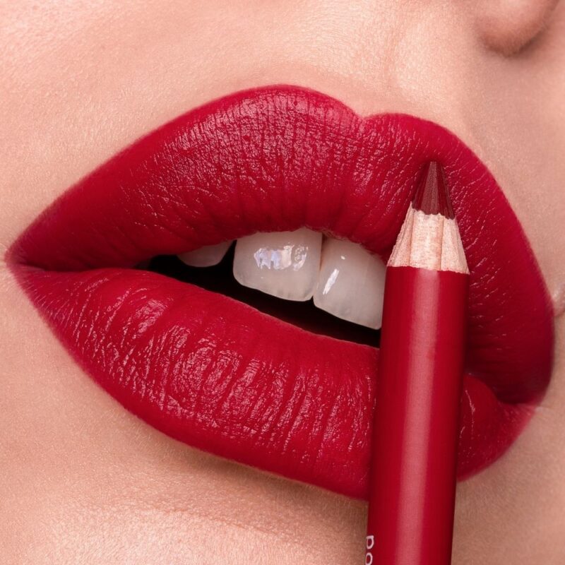 even-lip-pencil-wemakeup-27-malabar-oxblood