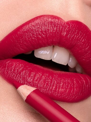 even-lip-pencil-wemakeup-44-milos-mulberry
