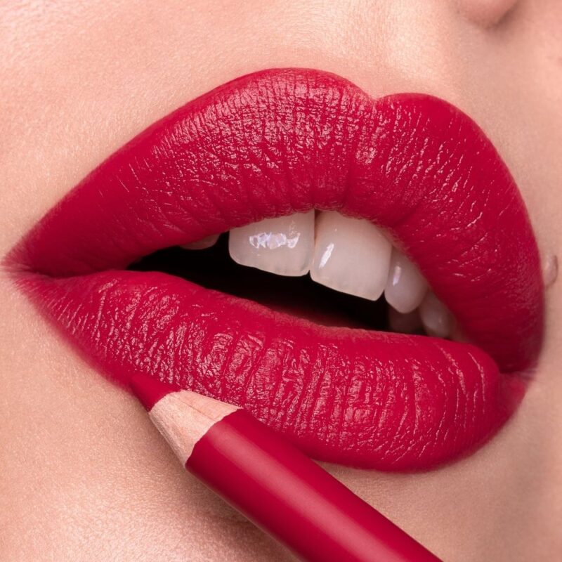 even-lip-pencil-wemakeup-44-milos-mulberry